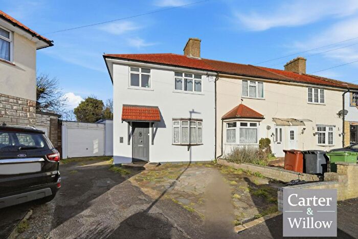 3 Bedroom End Terrace House For Sale In Winding Way, Dagenham, RM8