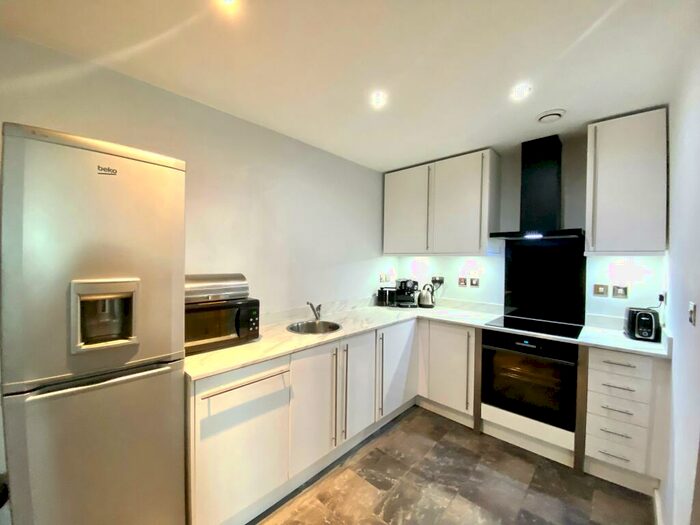 3 Bedroom Apartment To Rent In City Gate, Manchester, M15