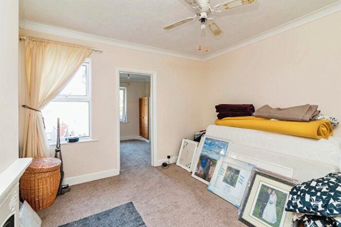 3 Bedroom Terraced House For Sale In Victoria Road, Lowestoft, NR33