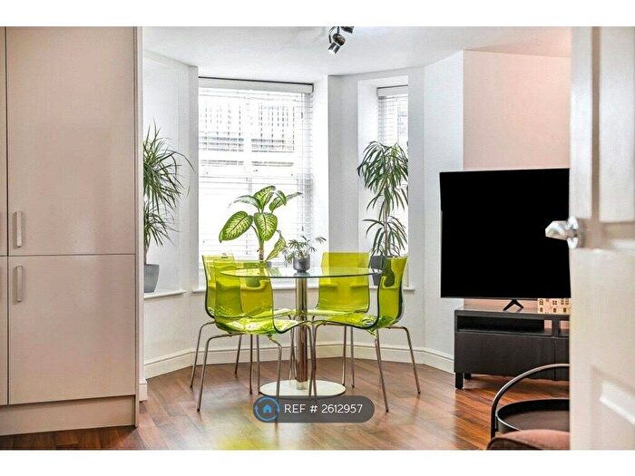 2 Bedroom Flat To Rent In North Park Road, Harrogate, HG1