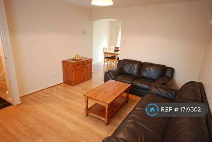 3 Bedroom Semi-Detached House To Rent In Angora Drive, Salford, M3