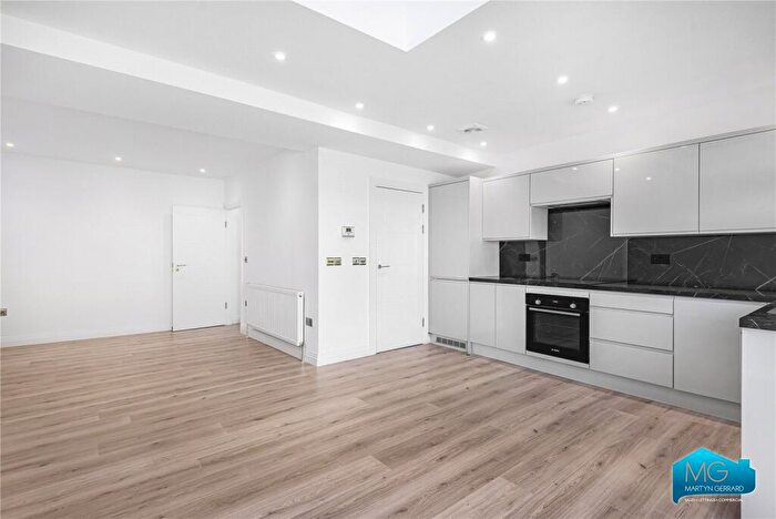 5 Bedroom Semi-Detached House To Rent In Daneland, Cockfosters, Hertfordshire, EN4