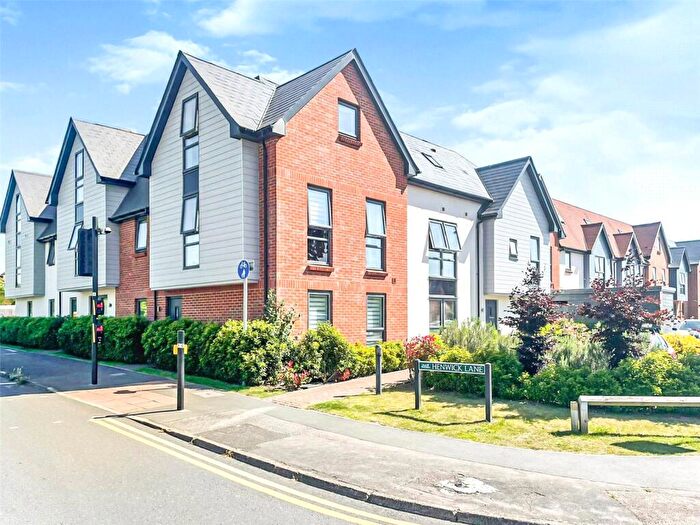 2 Bedroom Apartment For Sale In Francis Close, Thatcham, Berkshire, RG18