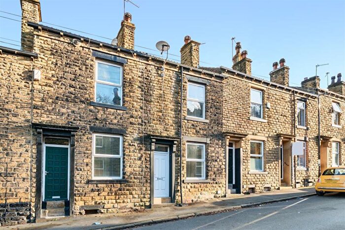 2 Bedroom Terraced House To Rent In Westover Road, Bramley, LS13