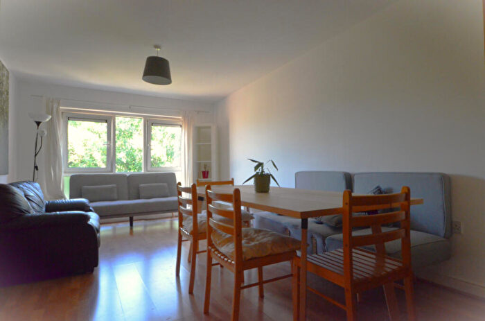 2 Bedroom Apartment For Sale In Caledonian Road, Islington, London, N7