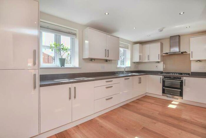 4 Bedroom Semi-Detached House To Rent In Newbury, Berkshire, RG14