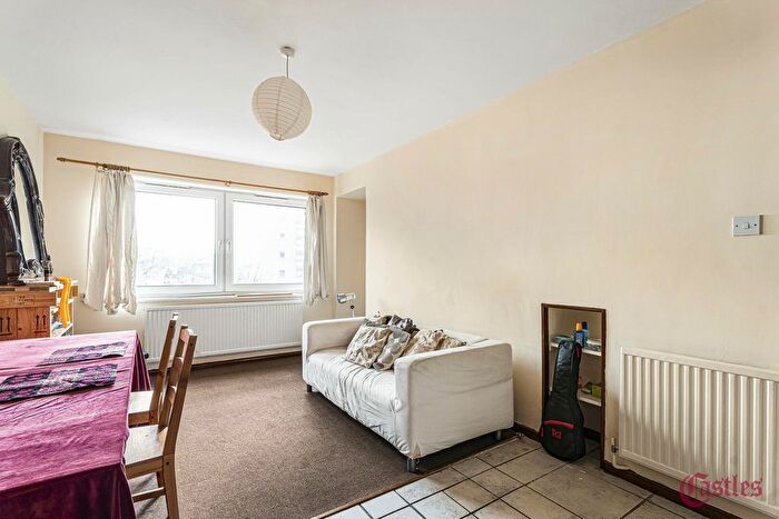 3 Bedroom Flat For Sale In Anderson Road, London, E9