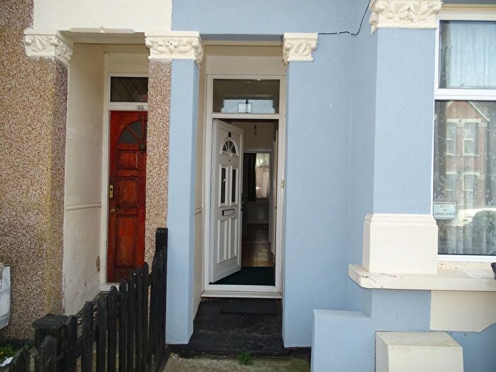 4 Bedroom Town House To Rent In Northcote Avenue, Southall, UB1