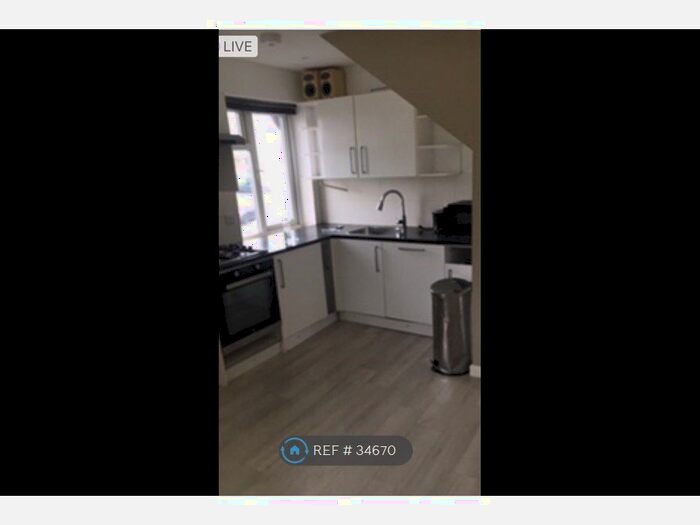 1 Bedroom Flat To Rent In Mackie Avenue, Brighton, BN1