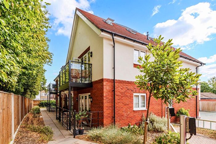 4 Bedroom Flat For Sale In Chessington Road, Ewell, KT19