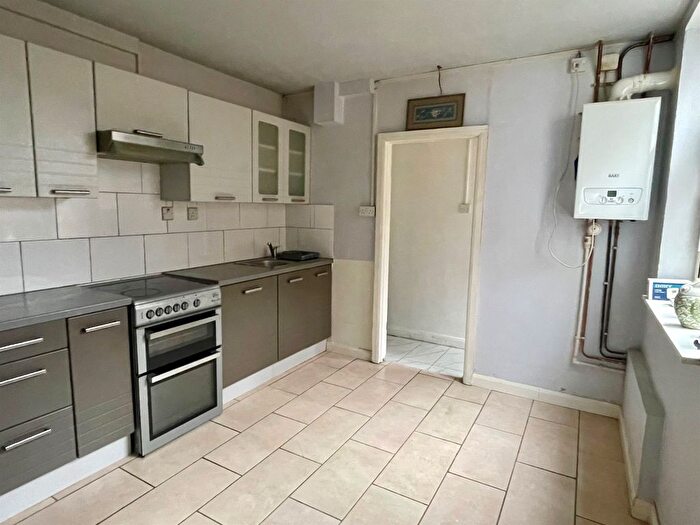 3 Bedroom End Of Terrace House For Sale In Fengate, Peterborough, PE1
