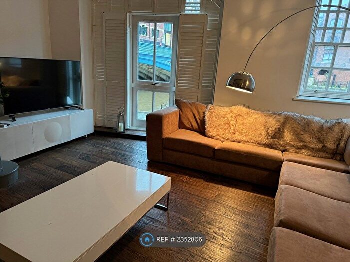 2 Bedroom Flat To Rent In Dock Street, Leeds, LS10