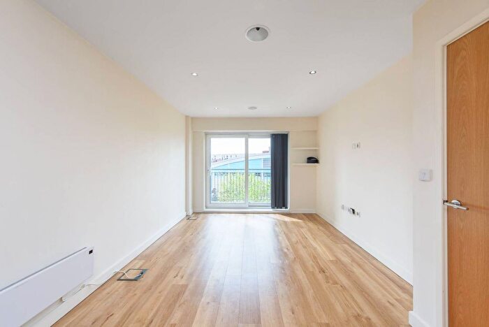2 Bedroom Flat To Rent In Heritage Avenue, Colindale, London, NW9