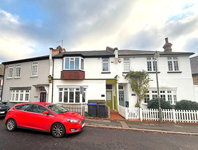 4 Bedroom Semi-Detached House To Rent In Weston Green, Thames Ditton, KT7