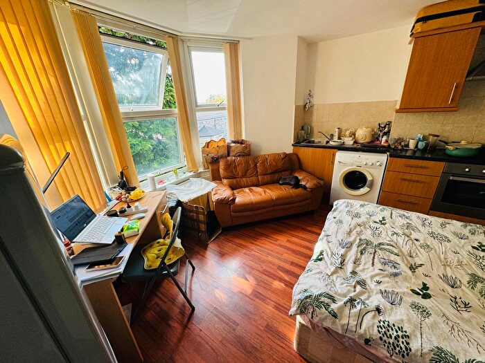 Block Of Flats To Rent In St Michaels Lane, Leeds, LS6