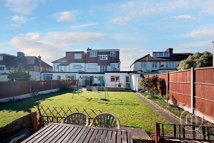 5 Bedroom Semi-Detached House For Sale In Dawson Road, London, NW2