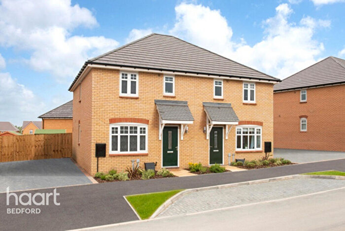 3 Bedroom Semi-Detached House For Sale In Willow Grove, Bedford, MK42