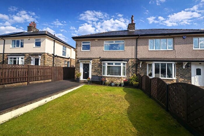 3 Bedroom Semi Detached House For Sale In Kensington Road, Savile Park, HX3