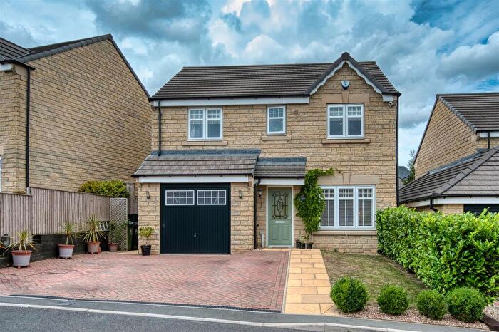 4 Bedroom Detached House For Sale In Sherwood Drive, Crich, DE4