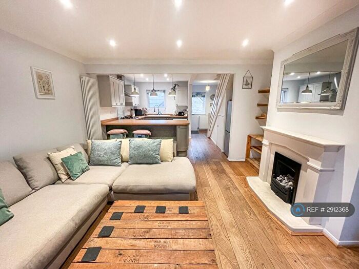 2 Bedroom Terraced House To Rent In Quarry Steps, Bristol, BS8