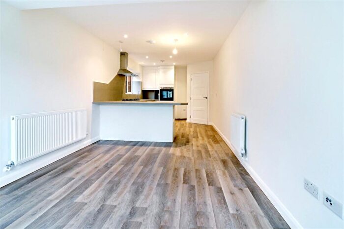 3 Bedroom Flat To Rent In Harrowdene Road, Wembley, HA0