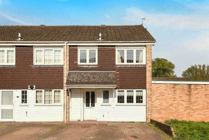 3 Bedroom End Of Terrace House To Rent In Parkhill Road, Boxmoor, Hemel Hempstead, HP1