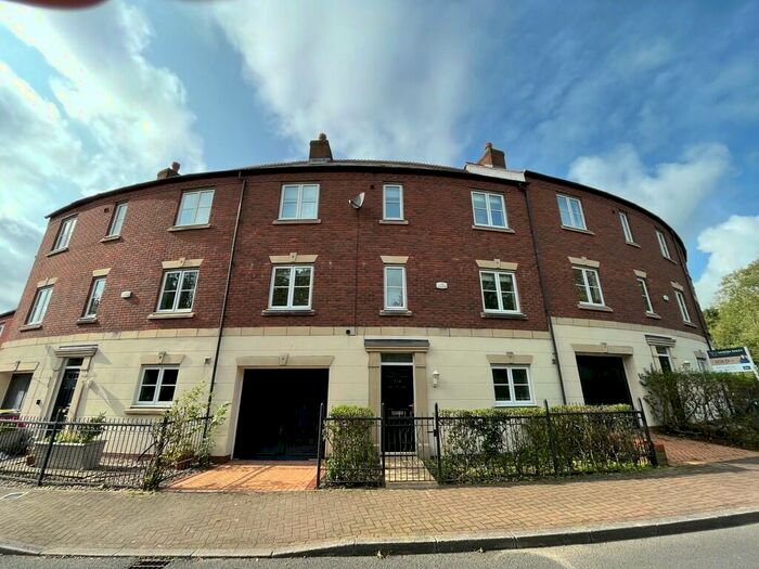 4 Bedroom Town House To Rent In Danvers Way, Fulwood, PR2