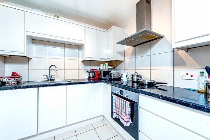 1 Bedroom Flat For Sale In Grove Road, Sutton, SM1