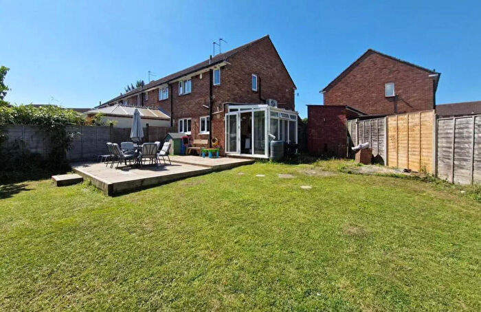 2 Bedroom End Of Terrace House For Sale In Wellow Close, Bedhampton, PO9