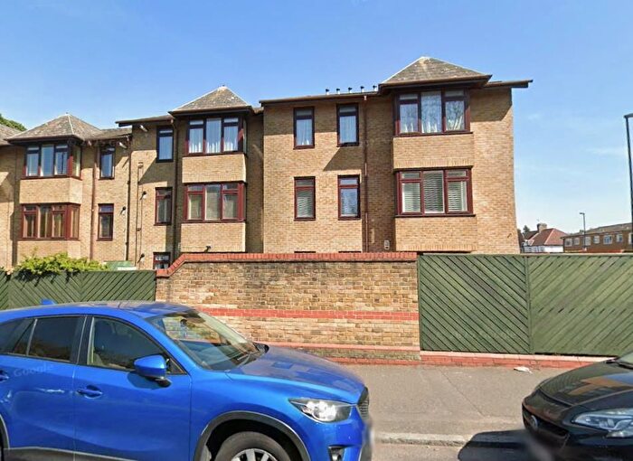 1 Bedroom Flat To Rent In Burnt Ash Hill, London, SE12