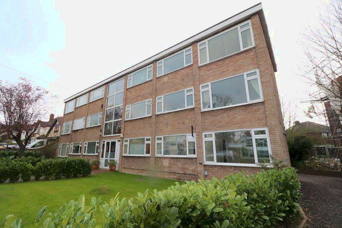 2 Bedroom Apartment To Rent In West Brentwood, CM14