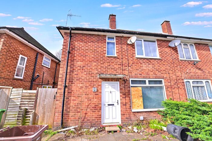3 Bedroom Semi Detached House For Sale In Colesbourne Road, Solihull, B92
