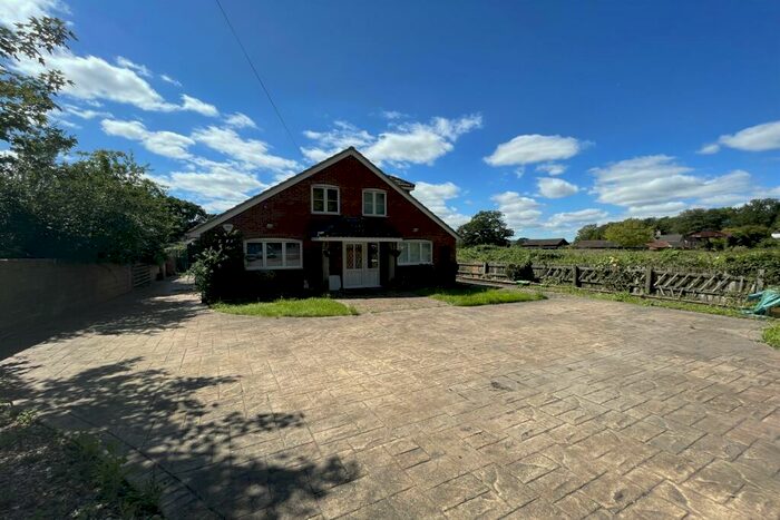 4 Bedroom Detached Bungalow For Sale In Salisbury, SP5