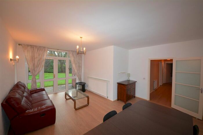 2 Bedroom Flat To Rent In Holden Road, London, N12