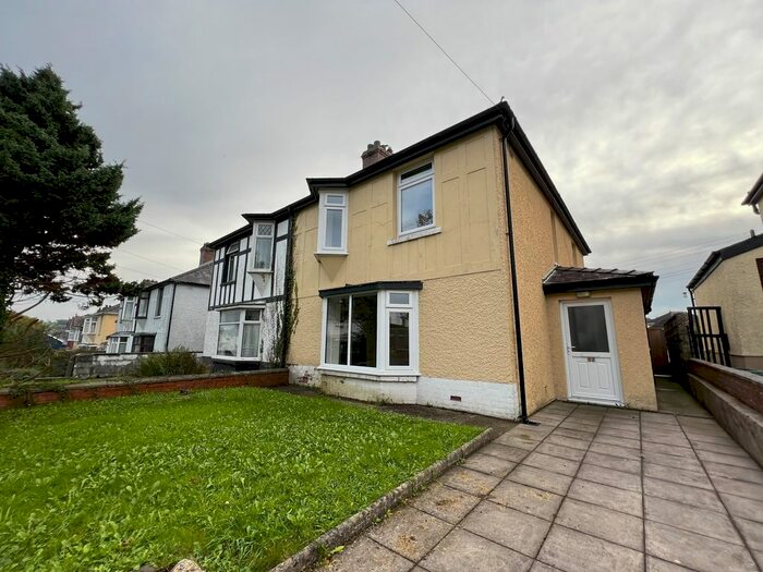3 Bedroom Semi-Detached House To Rent In Parc Yr Afon, Carmarthen, Carmarthenshire, SA31