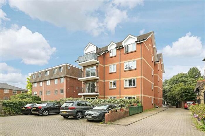 2 Bedroom Flat To Rent In Gordon Court, A The Downs, SW20