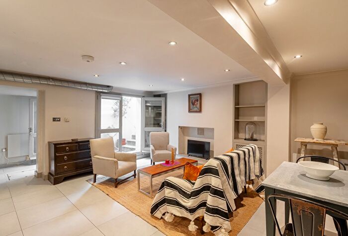 1 Bedroom Flat To Rent In Ladbroke Road, Notting Hill, W11