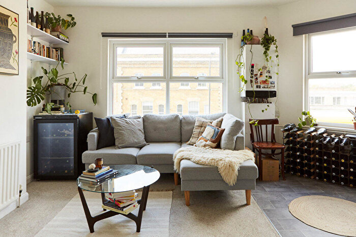 1 Bedroom Flat To Rent In Lower Clapton Road, E5