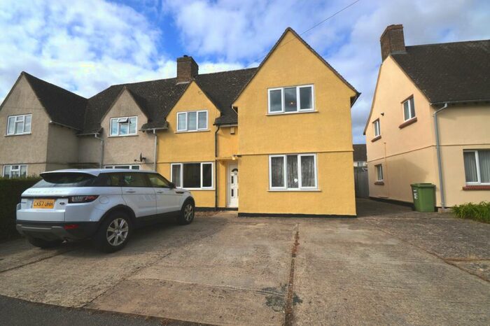 4 Bedroom Semi-Detached House To Rent In Student Property - Bathurst Road, Cirencester, GL7
