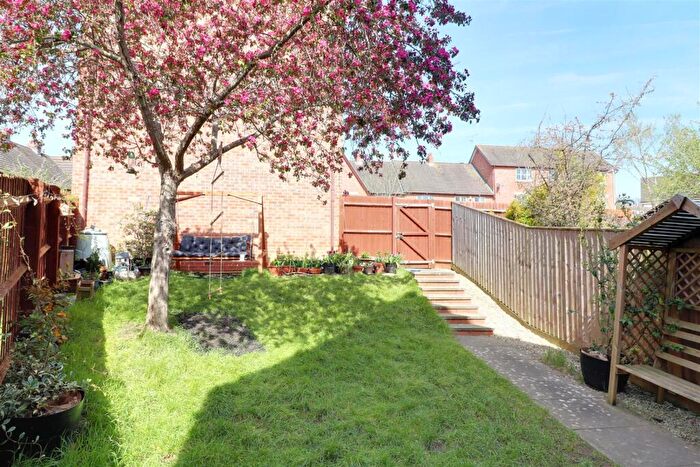 3 Bedroom End Of Terrace House For Sale In Court View, Stonehouse, GL10