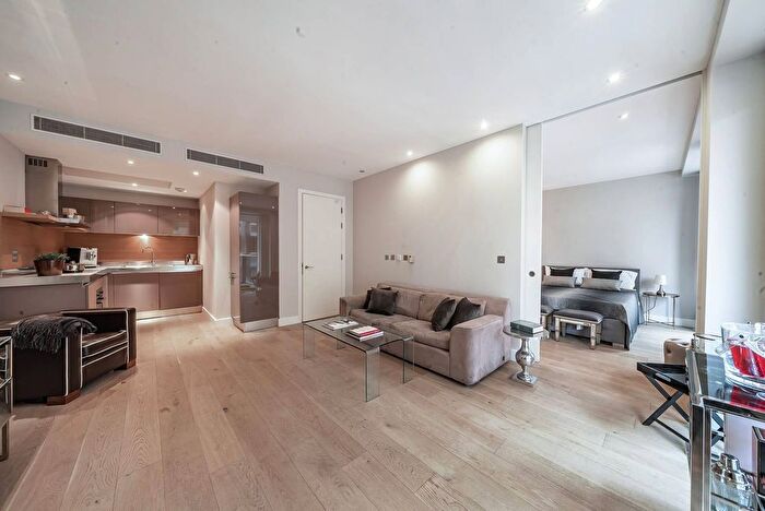 1 Bedroom Flat For Sale In Hirst Court, Pimlico, London, SW1W