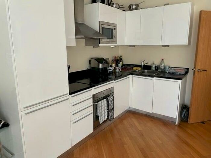 1 Bedroom Apartment To Rent In Hayes Road, Sully, Penarth, CF64