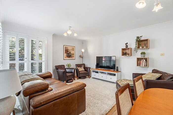 4 Bedroom Flat To Rent In Esdaile Park, Grange, Edinburgh, EH9