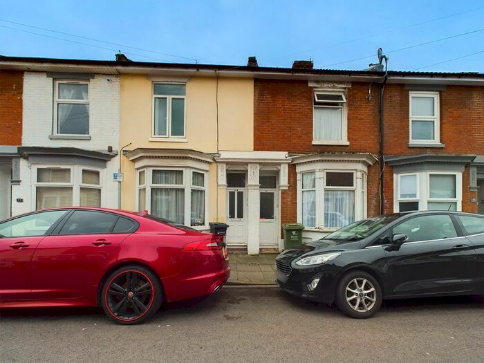 1 Bedroom Flat To Rent In Telephone Road, Southsea, PO4