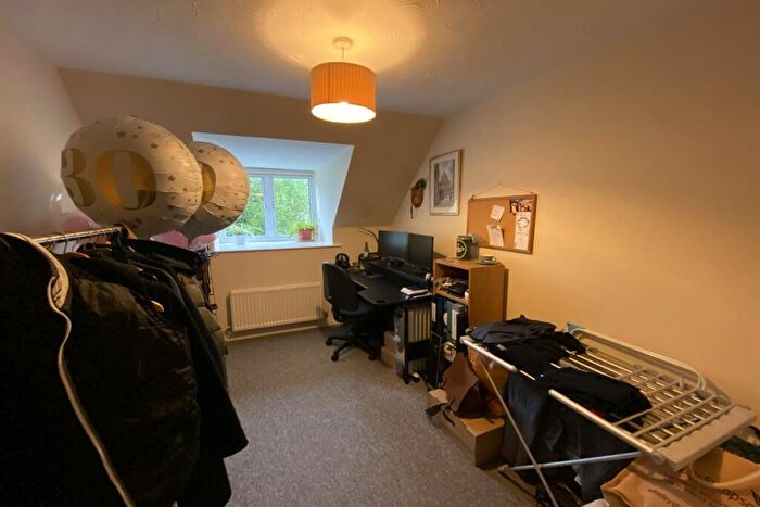 2 Bedroom Flat To Rent In Iver Court, Lenborough Road, Buckingham, MK18