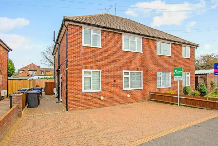2 Bedroom Maisonette To Rent In Orchard Close, Denham, Uxbridge, UB9