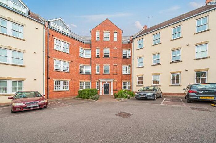 2 Bedroom Flat To Rent In Warwick Road, Banbury, Oxfordshire, OX16