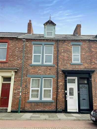 3 Bedroom Flat To Rent In Eglesfield Road, South Shields, NE33