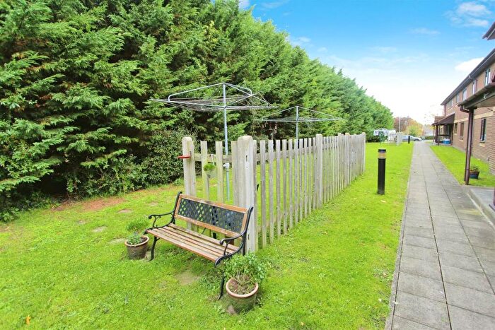1 Bedroom Apartment For Sale In River View, Gillingham, ME8