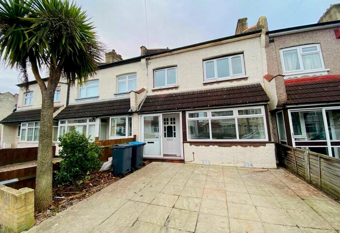 3 Bedroom Terraced House To Rent In Blackhorse Lane, Croydon, Surrey, CR0